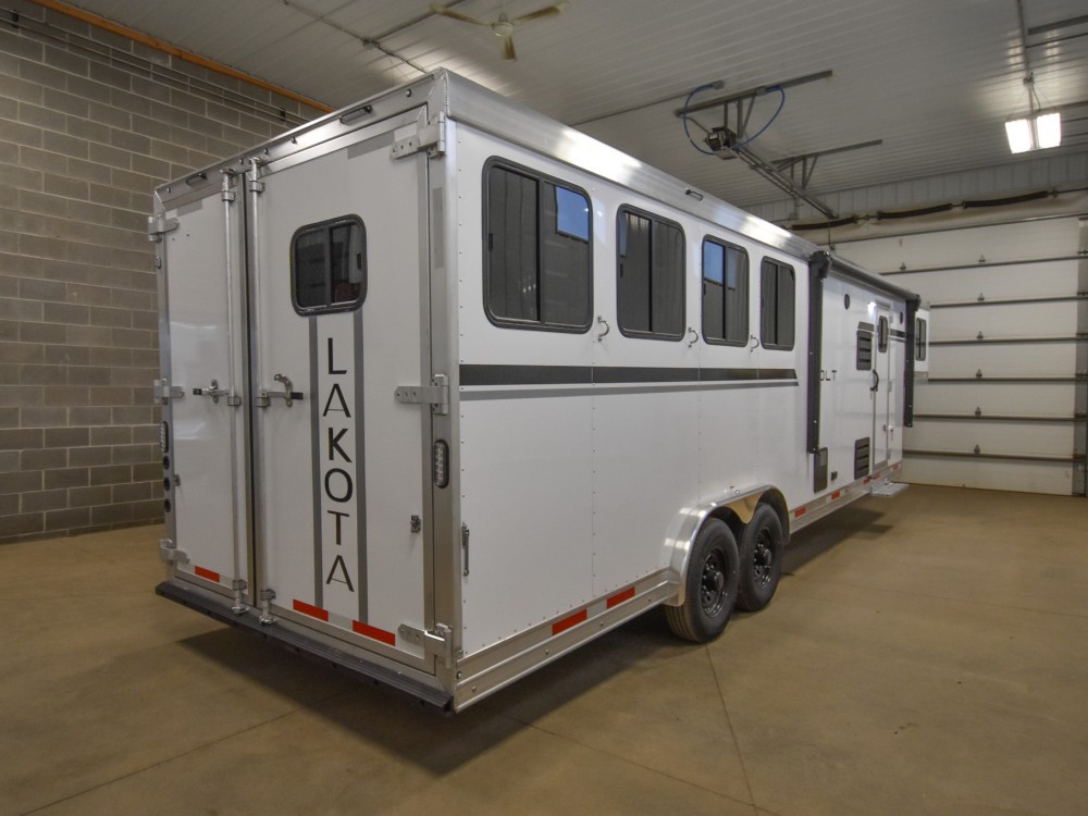 Colt 849 Living Quarters Horse Trailer Gallery Photo 13