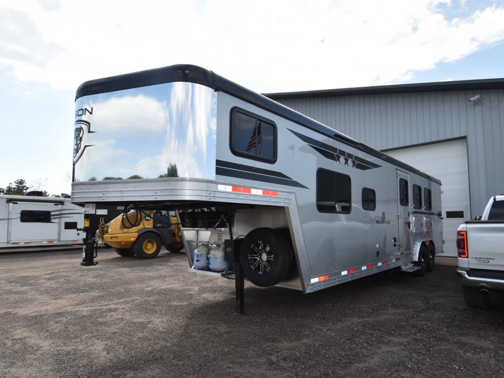 Silverado SVB8311B Horse Trailer Gallery Photo 13