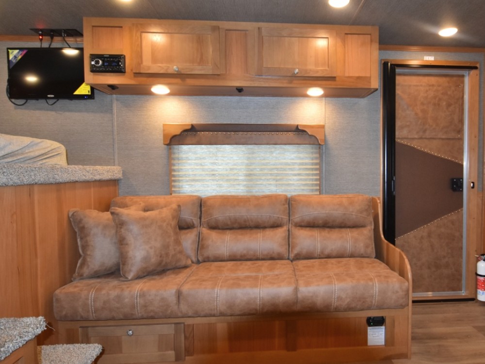 Patriot 8415SRK Horse Trailer Gallery Photo 9