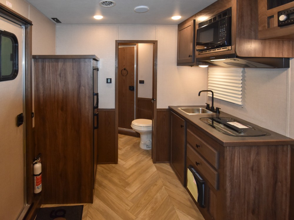 Colt 849 Living Quarters Horse Trailer Gallery Photo 2