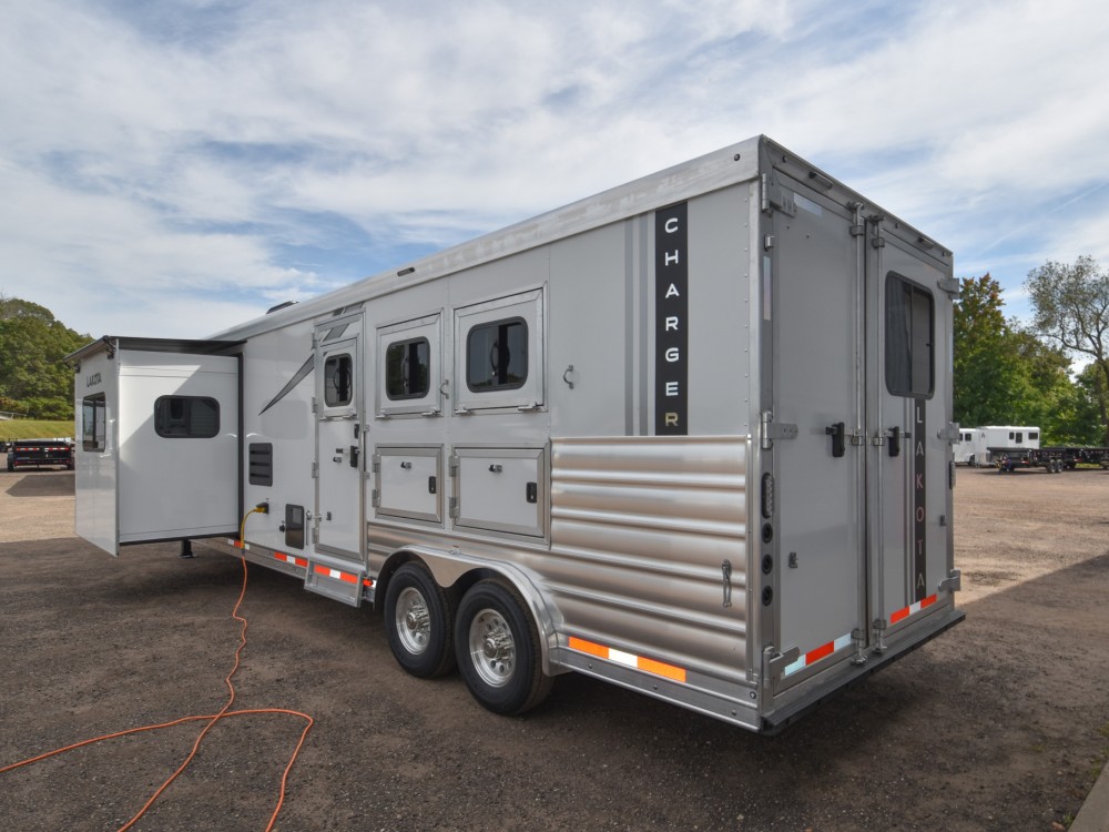 Charger 8315SR Horse Trailer Gallery Photo 14