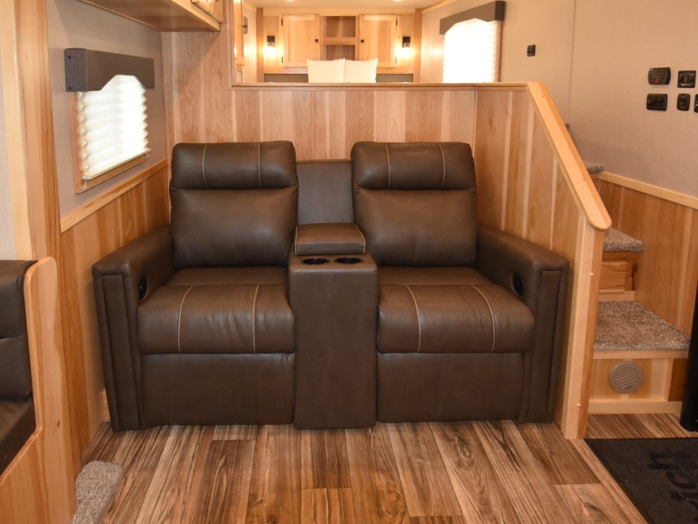 Charger 8315SR Horse Trailer Gallery Photo 12