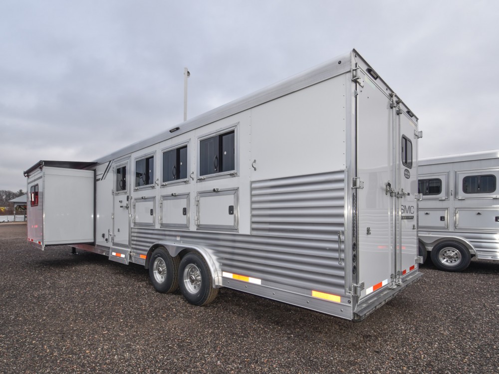 Patriot 8413SSR Living Quarter Horse Trailer Gallery Photo 13