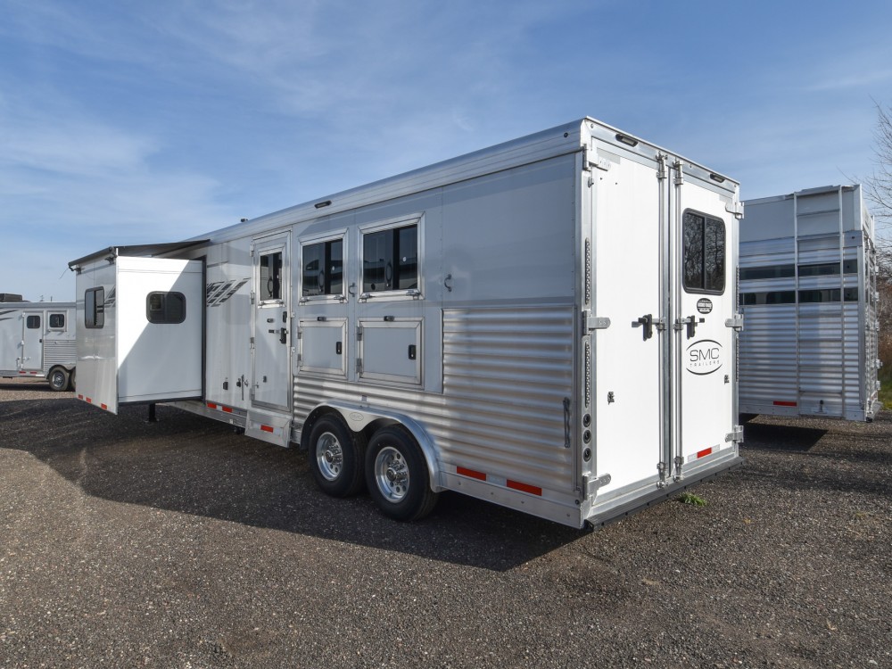 Laramie 8314SSR Living Quarters Horse Trailer Gallery Photo 14