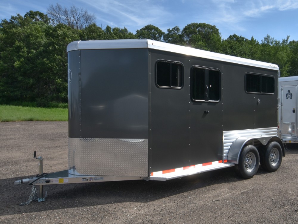 Julite Straight Load Walk Thru w/Mangers Horse Trailer Gallery Photo 2