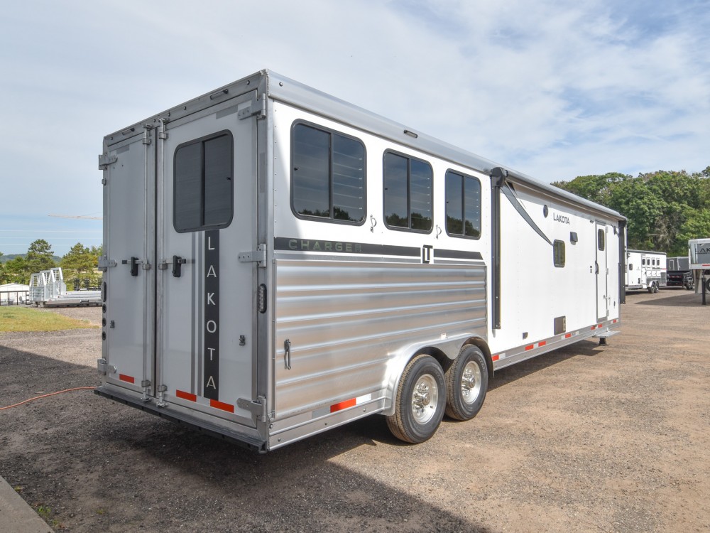 Charger 8315SR Horse Trailer Gallery Photo 13