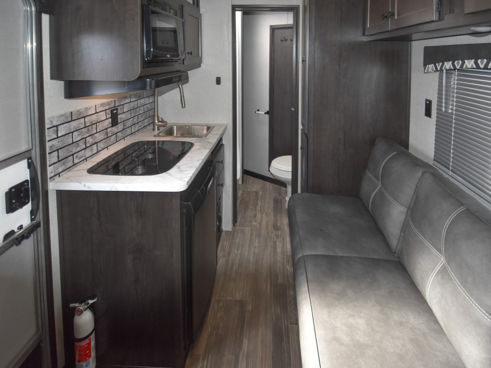 Ranger 7308 Horse Trailer Gallery Photo 6