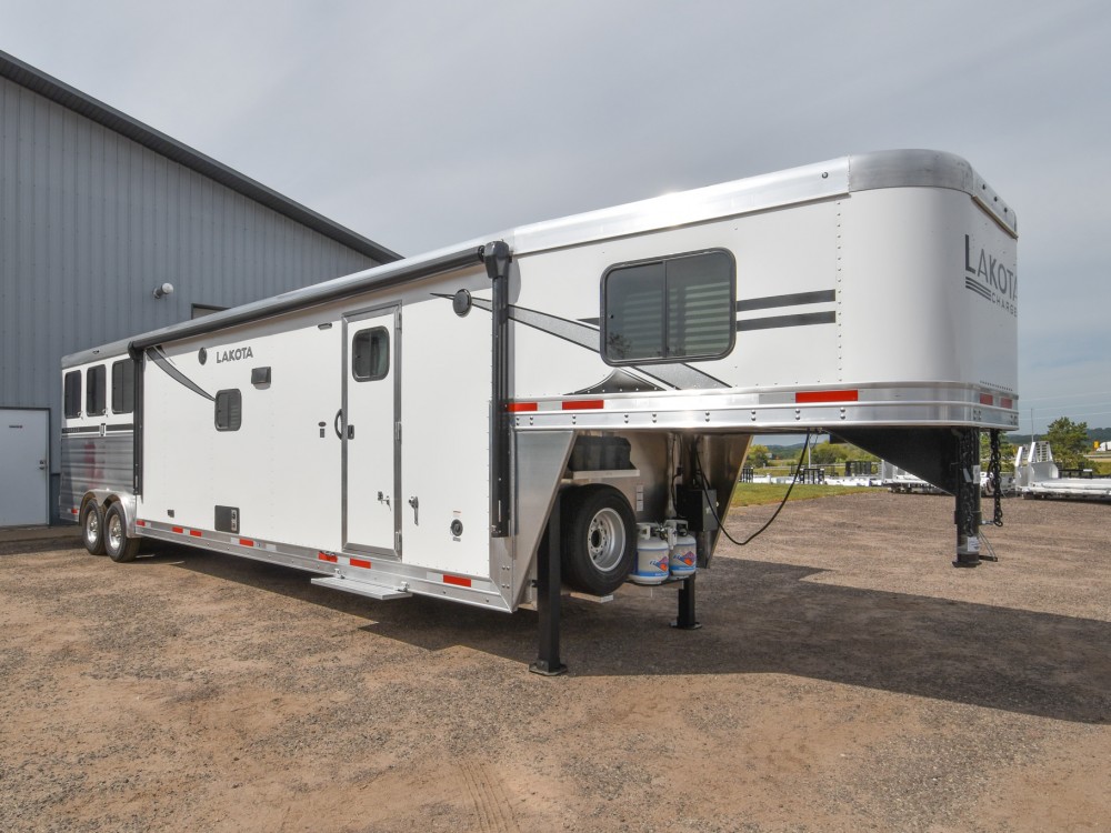 Charger 8315SR Horse Trailer Gallery Photo 1