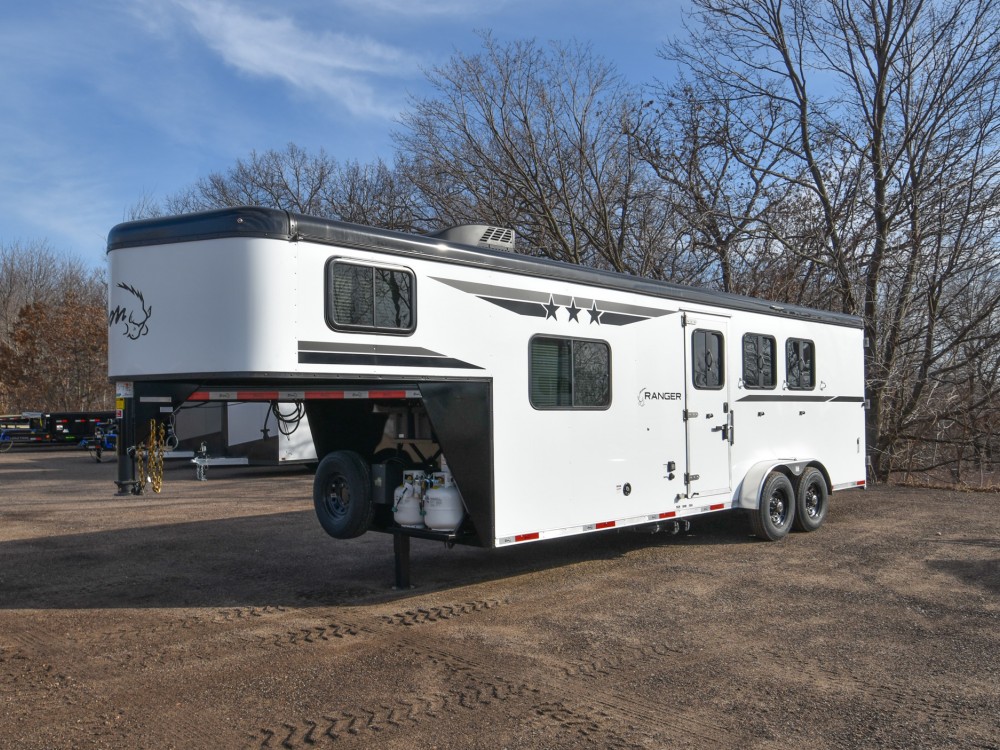 Ranger 7308 Living Quarter Horse Trailer Gallery Photo 11