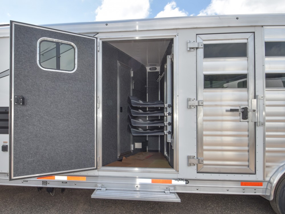 Charger 81415SR Horse Trailer Gallery Photo 15