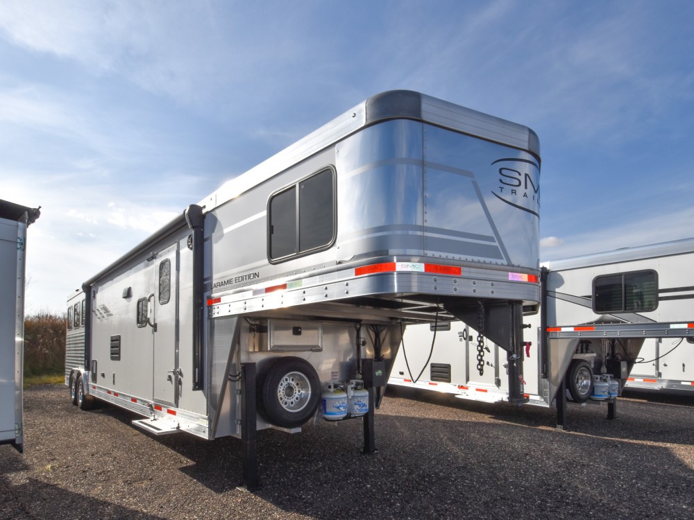 Laramie 8314SSR Living Quarters Horse Trailer Gallery Photo 1