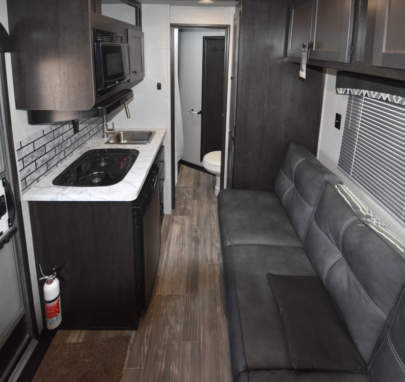 Ranger 7308 Living Quarter Horse Trailer Gallery Photo 2