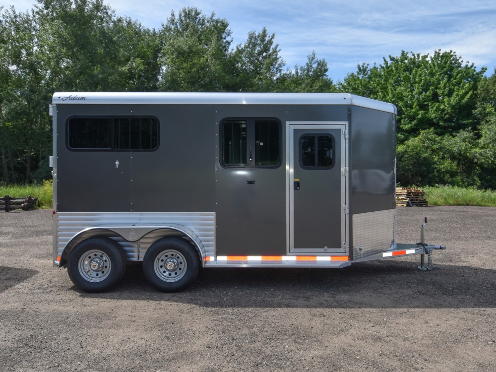 Julite Straight Load Walk Thru w/Mangers Horse Trailer Gallery Photo 1