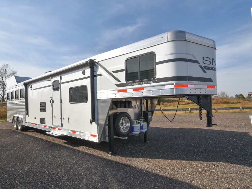 Patriot 8415SRK Living Quarters Horse Trailer Gallery Photo 1