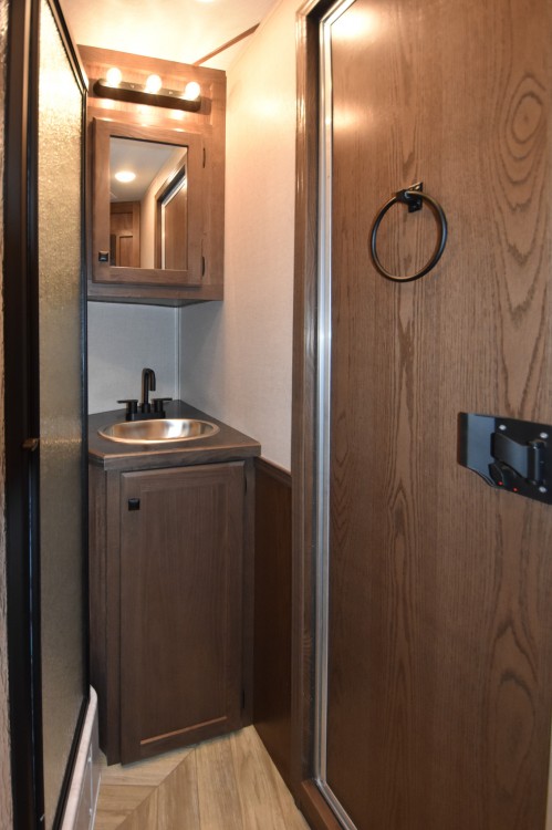 Colt 849 Living Quarters Horse Trailer Gallery Photo 9