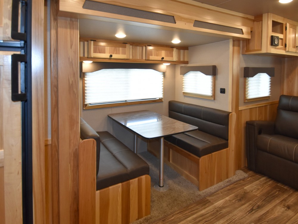 Charger 8315SR Horse Trailer Gallery Photo 3