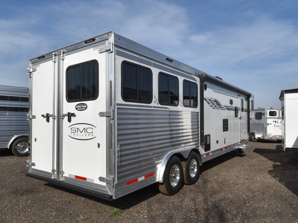 Laramie 8314SSR Living Quarters Horse Trailer Gallery Photo 13