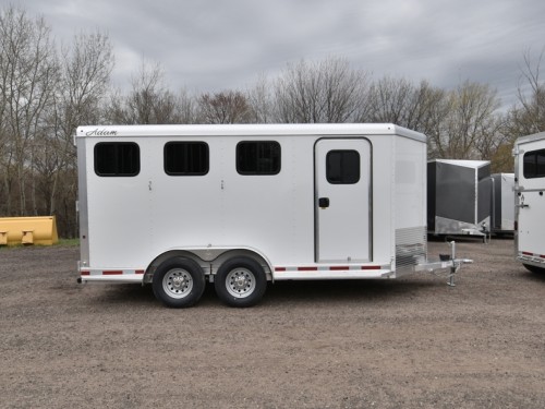 Mustang 3 Horse Slant Trailer Preview Photo 1