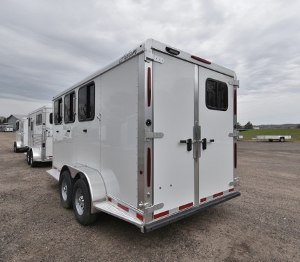 Mustang 3 Horse Slant Trailer Preview Photo 3