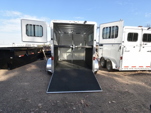 Julite Straight Load Thorobred Horse Trailer Preview Photo 4