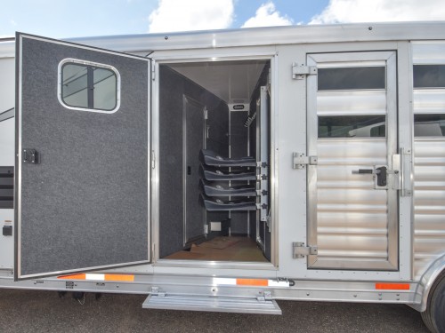 Charger 81415SR Horse Trailer Preview Photo 15