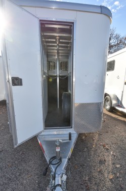 Julie Straight Load w/Walk Thru Horse Trailer Preview Photo 4