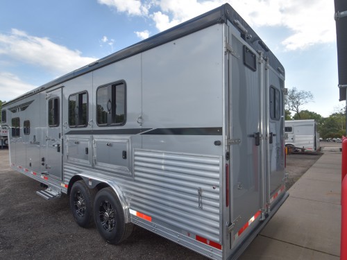 Silverado SVB8311B Horse Trailer Preview Photo 12