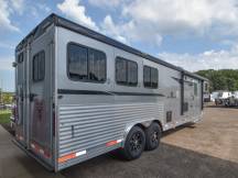 Silverado SVB8311B Horse Trailer Photo Thumbnail 11