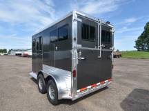 Julite Straight Load Walk Thru w/Mangers Horse Trailer Photo Thumbnail 4