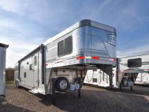 Laramie 8314SSR Living Quarters Horse Trailer Photo Thumbnail 1